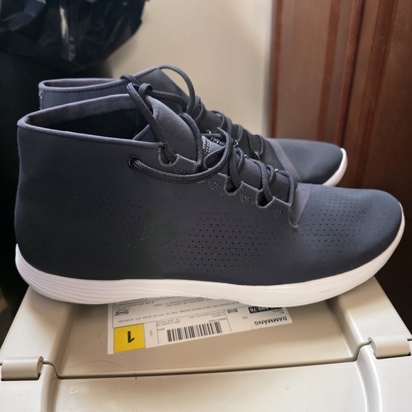 Under Armour Men\'s Dark Gray and White Sneakers